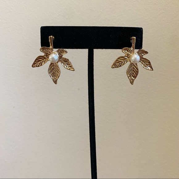 NWOT Fashion Earrings (2 pair/6.00) Red and gold colored - Picture 3 of 6